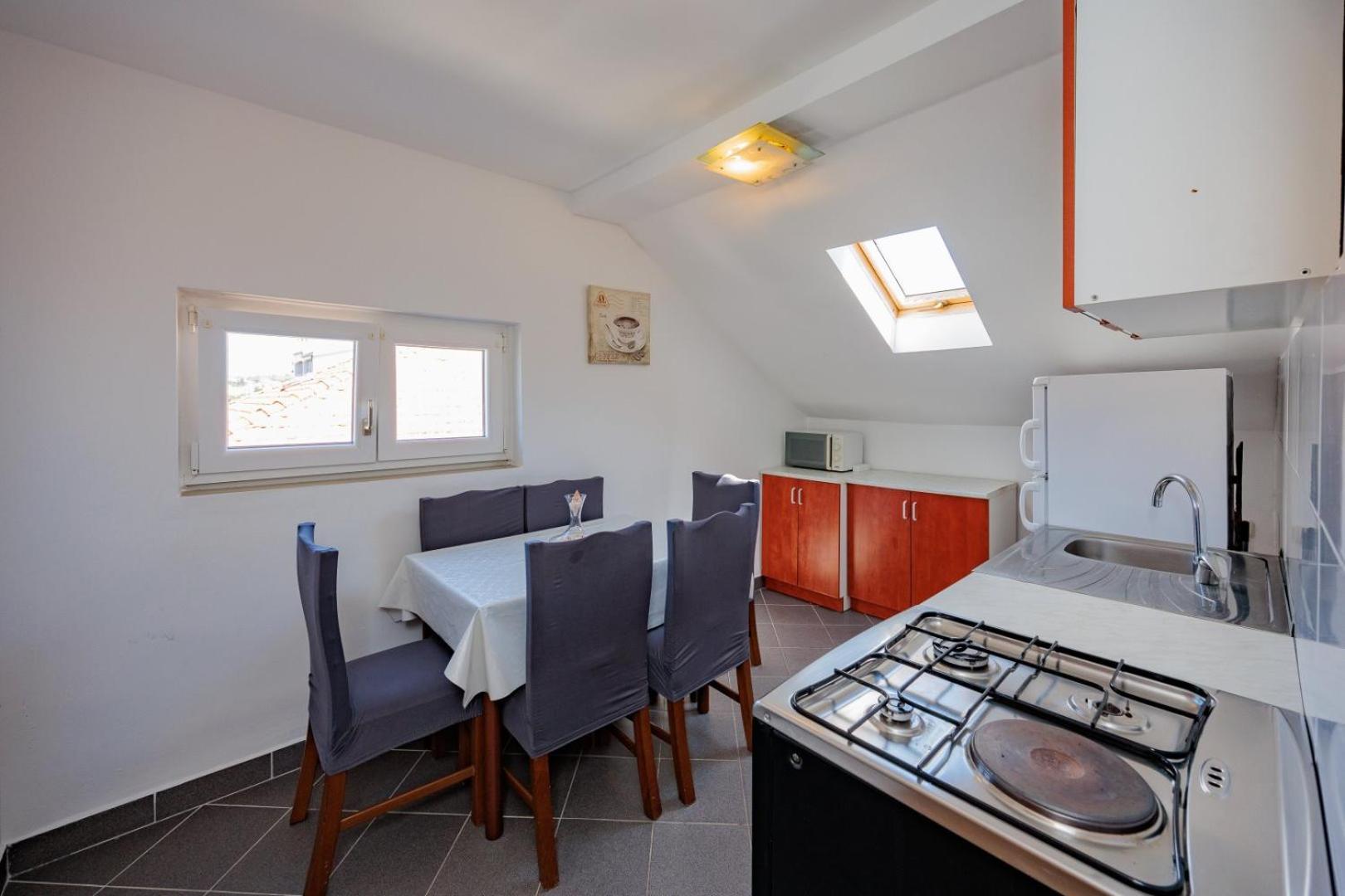 Crowonder Lucky Holiday House With Pool And Patio 30 Meters From The Beach Zadar Eksteriør billede
