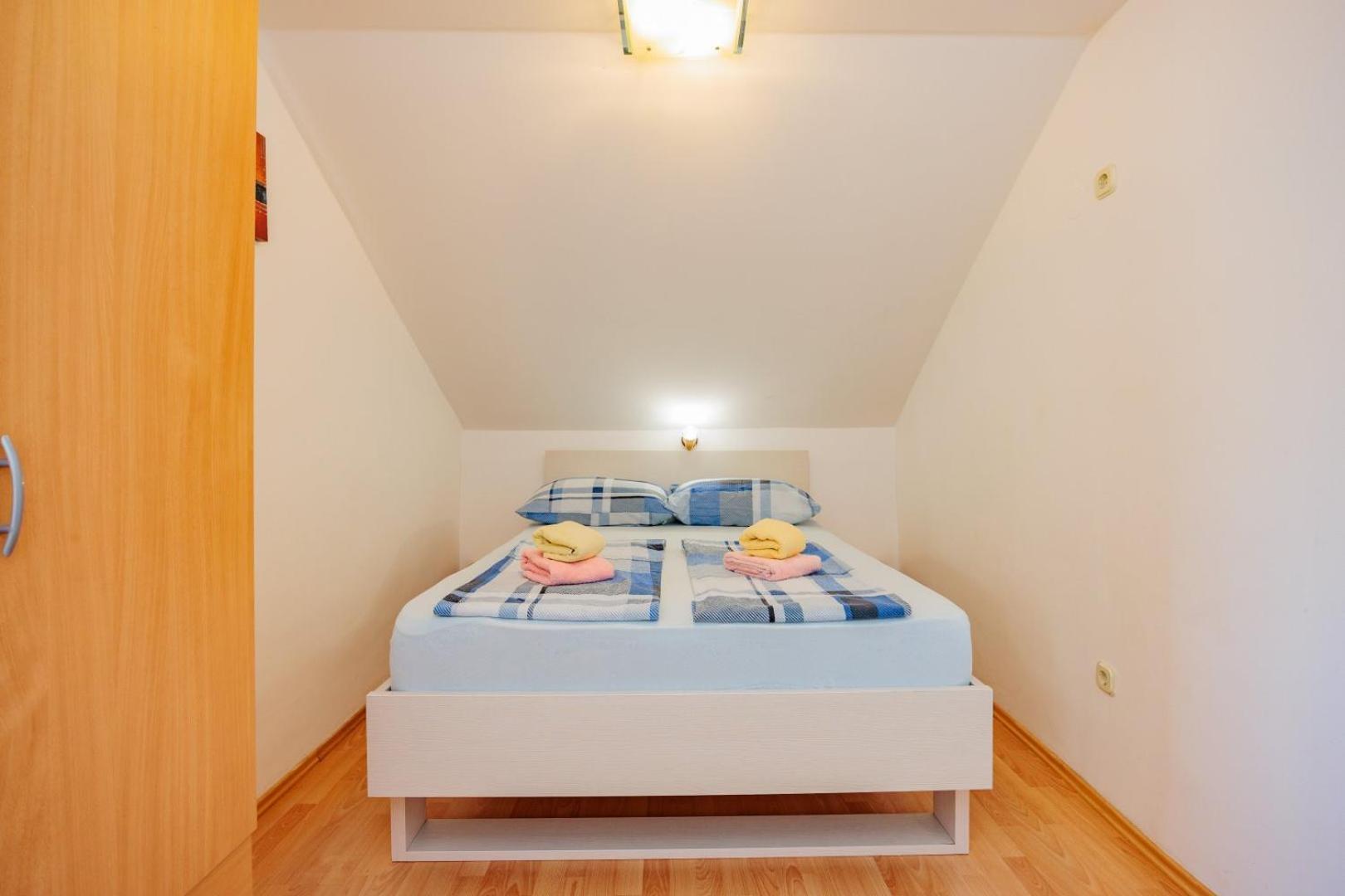 Crowonder Lucky Holiday House With Pool And Patio 30 Meters From The Beach Zadar Eksteriør billede