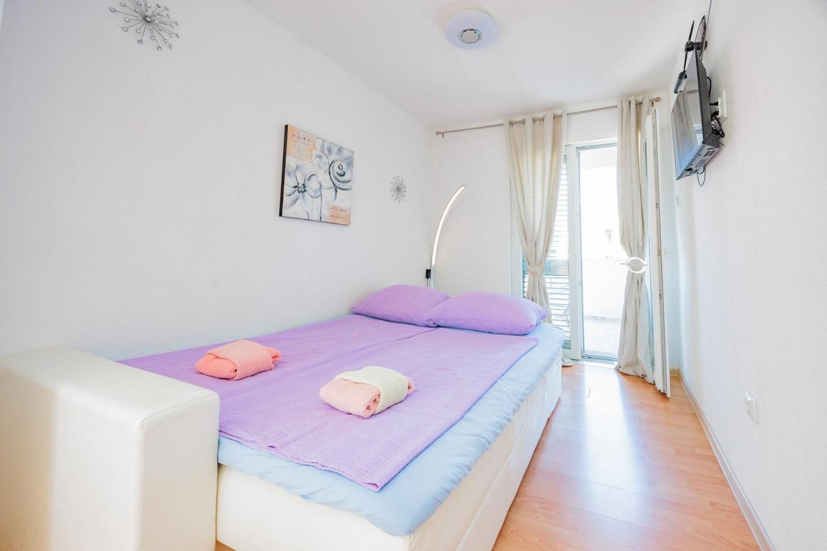 Crowonder Lucky Holiday House With Pool And Patio 30 Meters From The Beach Zadar Eksteriør billede