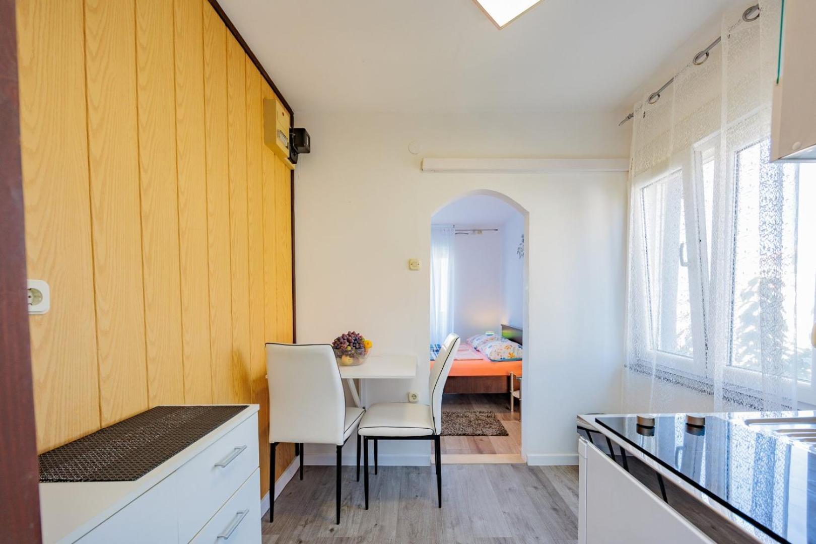 Crowonder Lucky Holiday House With Pool And Patio 30 Meters From The Beach Zadar Eksteriør billede