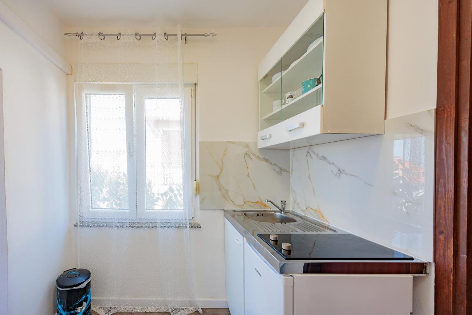 Crowonder Lucky Holiday House With Pool And Patio 30 Meters From The Beach Zadar Eksteriør billede