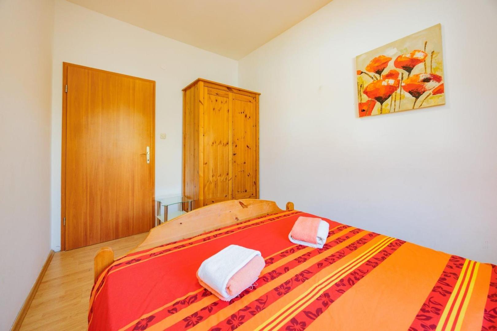 Crowonder Lucky Holiday House With Pool And Patio 30 Meters From The Beach Zadar Eksteriør billede