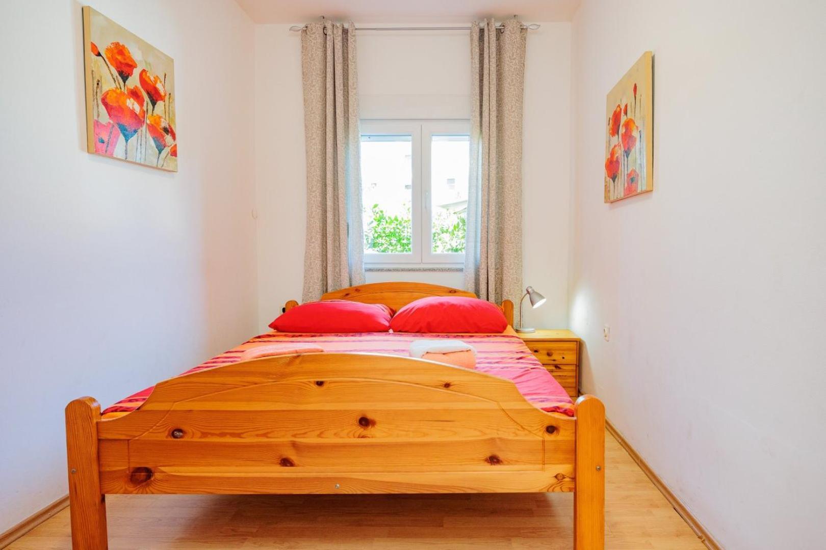 Crowonder Lucky Holiday House With Pool And Patio 30 Meters From The Beach Zadar Eksteriør billede