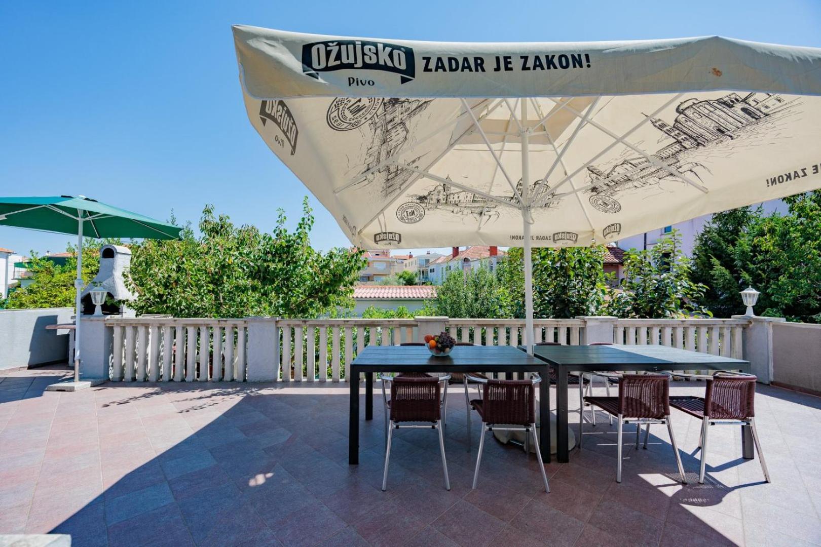 Crowonder Lucky Holiday House With Pool And Patio 30 Meters From The Beach Zadar Eksteriør billede