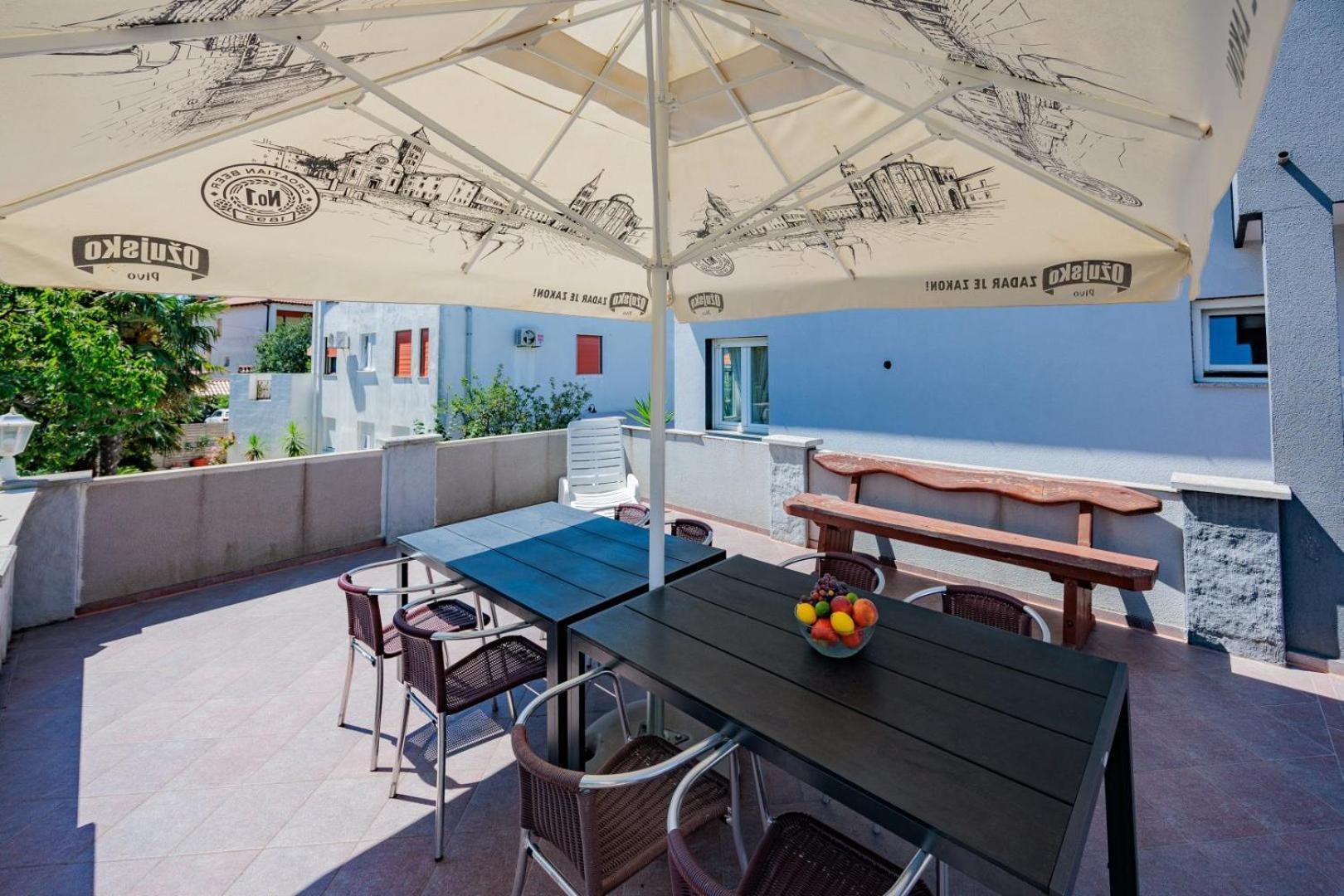 Crowonder Lucky Holiday House With Pool And Patio 30 Meters From The Beach Zadar Eksteriør billede