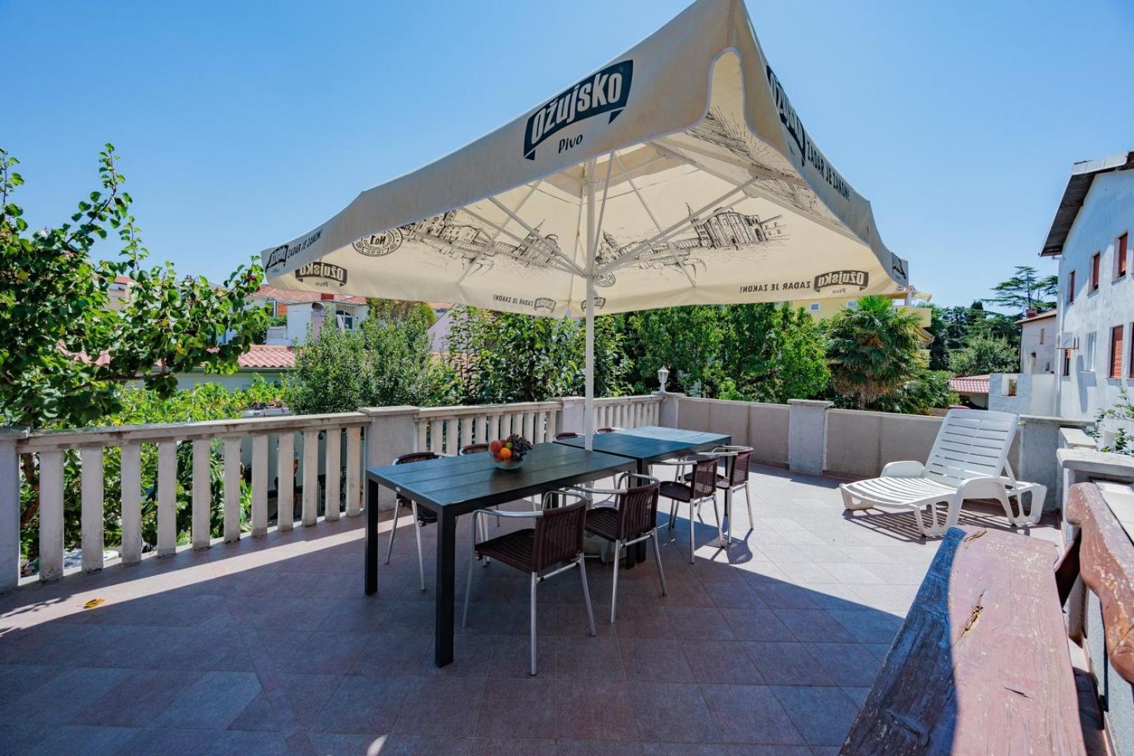 Crowonder Lucky Holiday House With Pool And Patio 30 Meters From The Beach Zadar Eksteriør billede